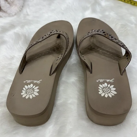 Yellow Box tan wedges size 8 - Picture 8 of 13